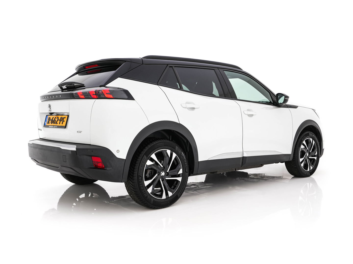 Peugeot e-2008 EV GT 50 kWh {SOH-91%} Aut. *DIGI-COCKPIT | FULL-LED | BLIS | KEYLESS | LEATHER-FABRIC | CAMERA | CARPLAY | CCS-FASTLOADER | DAB+ | NAVI-FULLMAP | ECC | PDC | SPORT-SEATS | AMBIENT-LIGHT | PRIVACY-GLASS | 17''ALU*