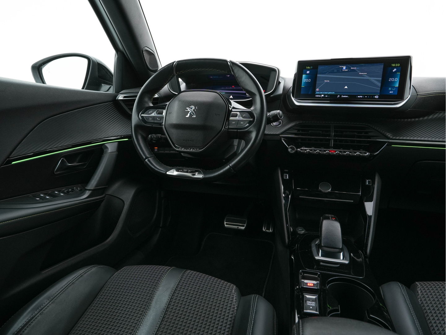 Peugeot e-2008 EV GT 50 kWh {SOH-91%} Aut. *DIGI-COCKPIT | FULL-LED | BLIS | KEYLESS | LEATHER-FABRIC | CAMERA | CARPLAY | CCS-FASTLOADER | DAB+ | NAVI-FULLMAP | ECC | PDC | SPORT-SEATS | AMBIENT-LIGHT | PRIVACY-GLASS | 17''ALU*