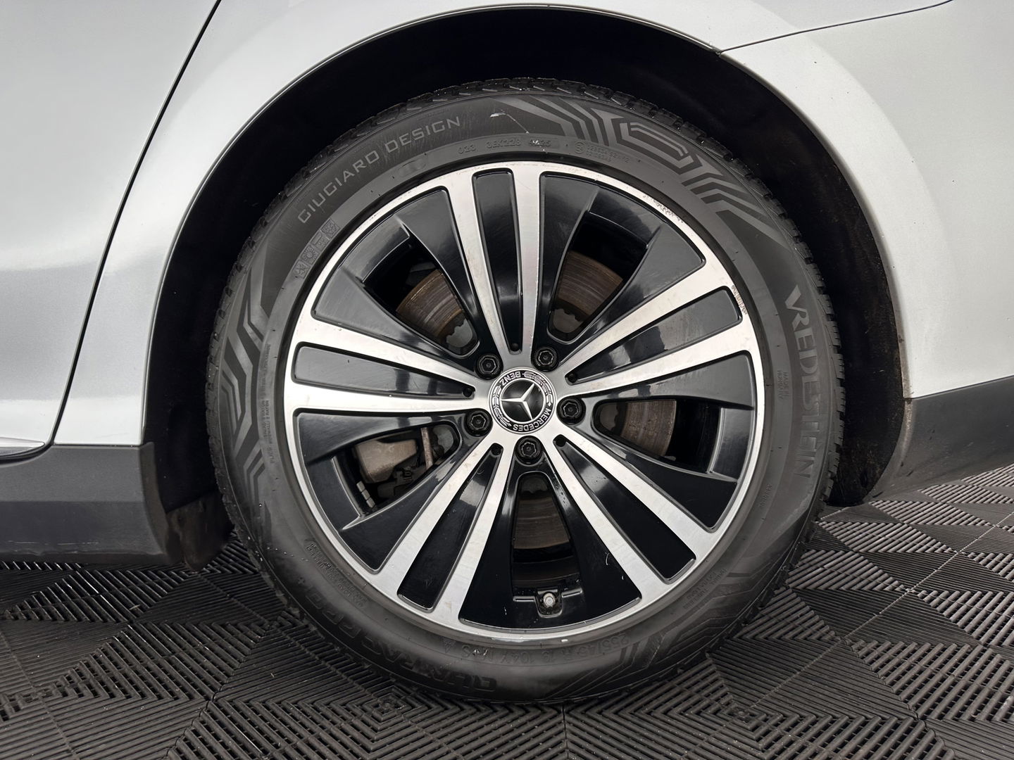 Mercedes-Benz EQE 300 Luxury Line 89 kWh [ 3-Fase-22kW ] {SOH-94%} (INCL-BTW) Aut. *PANO | FULL-LED | CRUISE | MEMORY-PACK | TOPVIEW | WIDESCREEN | BURMESTER | NAVI-FULLMAP | DAB | COMFORT-SEATS | ECC | SHIFTPADDLES | CAMERA | PDC | PRIVACYGLASS | ...