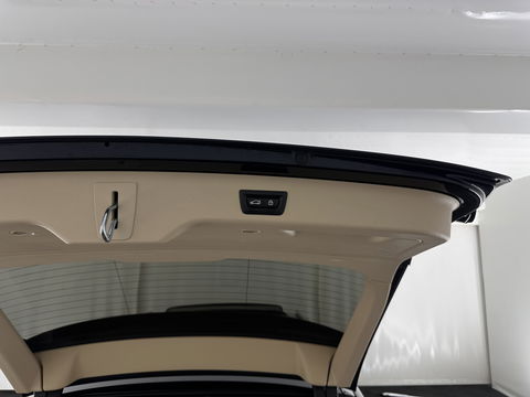 BMW 5 Serie Touring 530d High Executive Luxury-Line Aut. *PANO | BOWERS-WILKINS | LEATHER | FULL-LED | ADAPTIVE-CRUISE | BLINDSPOT | MEMORY-PACK | TOPVIEW | HEAD-UP | HEATED-COMFORTSEATS | DIGI-COCKPIT | NAVI-FULLMAP | TOWBAR | 19''ALU*