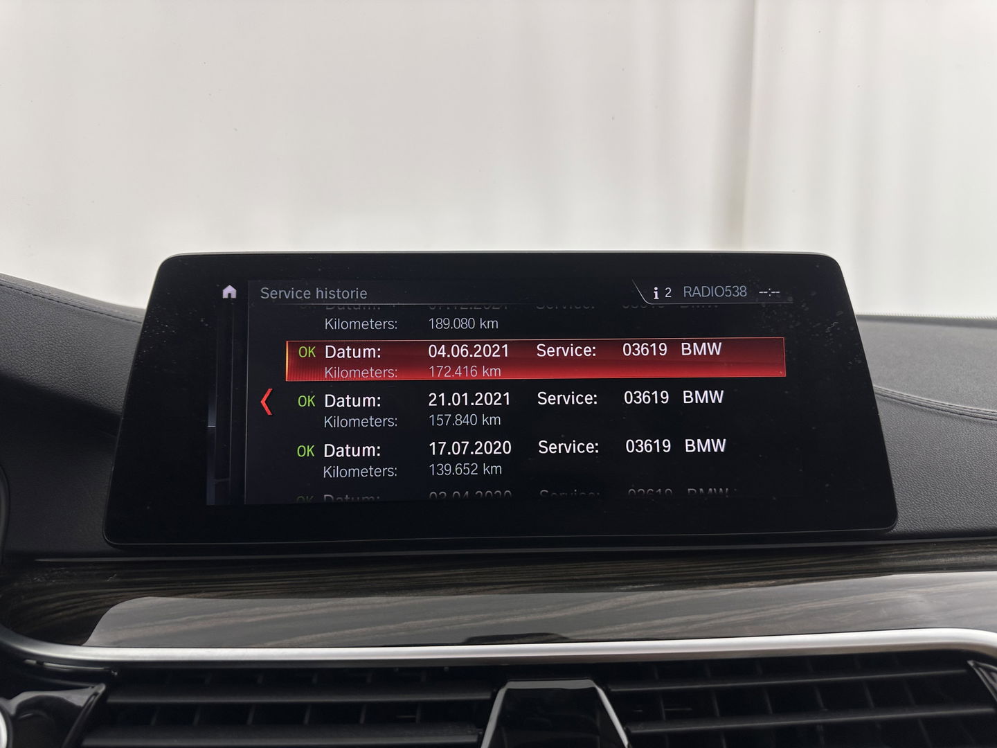 BMW 5 Serie Touring 530d High Executive Luxury-Line Aut. *PANO | BOWERS-WILKINS | LEATHER | FULL-LED | ADAPTIVE-CRUISE | BLINDSPOT | MEMORY-PACK | TOPVIEW | HEAD-UP | HEATED-COMFORTSEATS | DIGI-COCKPIT | NAVI-FULLMAP | TOWBAR | 19''ALU*