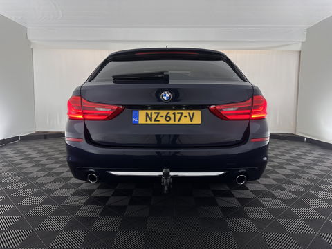 BMW 5 Serie Touring 530d High Executive Luxury-Line Aut. *PANO | BOWERS-WILKINS | LEATHER | FULL-LED | ADAPTIVE-CRUISE | BLINDSPOT | MEMORY-PACK | TOPVIEW | HEAD-UP | HEATED-COMFORTSEATS | DIGI-COCKPIT | NAVI-FULLMAP | TOWBAR | 19''ALU*
