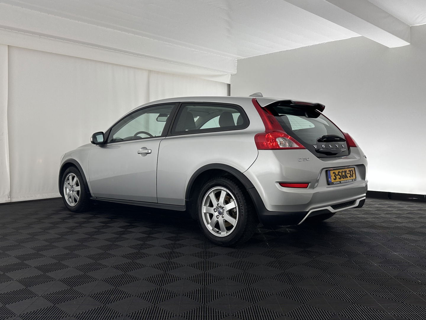 Volvo C30 1.6 D2 Kinetic *AIRCO | CRUISE | COMFORT-SEATS | 16''ALU*