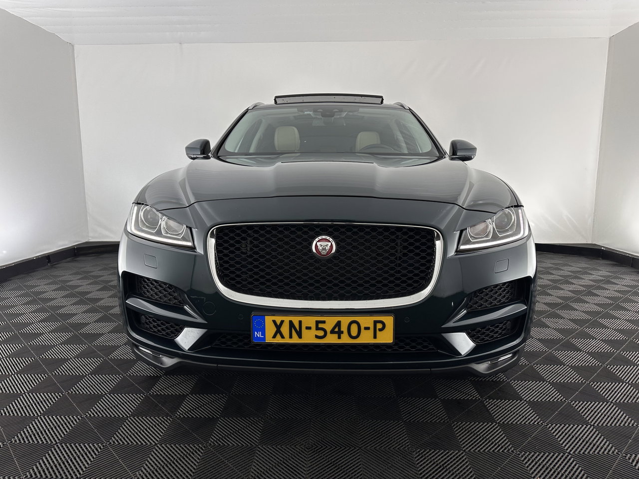 Jaguar F-PACE