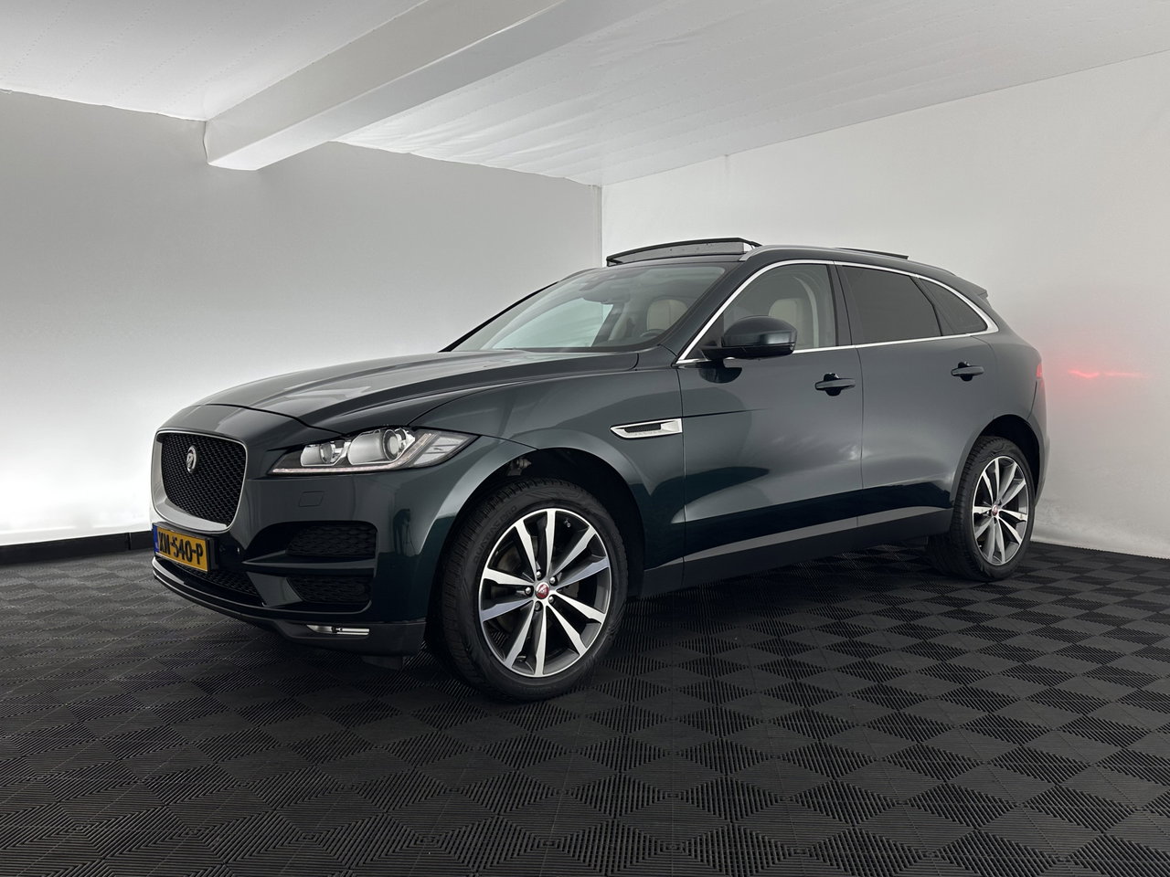 Jaguar F-PACE