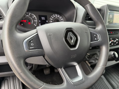 Renault Master T35 2.3 dCi 165pk L3H2 DL Energy Comfort / trekhaak 3500 kg / euro 6 / bpm vrij / vaste prijs rijklaar € 26.950 ex btw / lease vanaf € 440 / ingerichte laadruimte / imperial