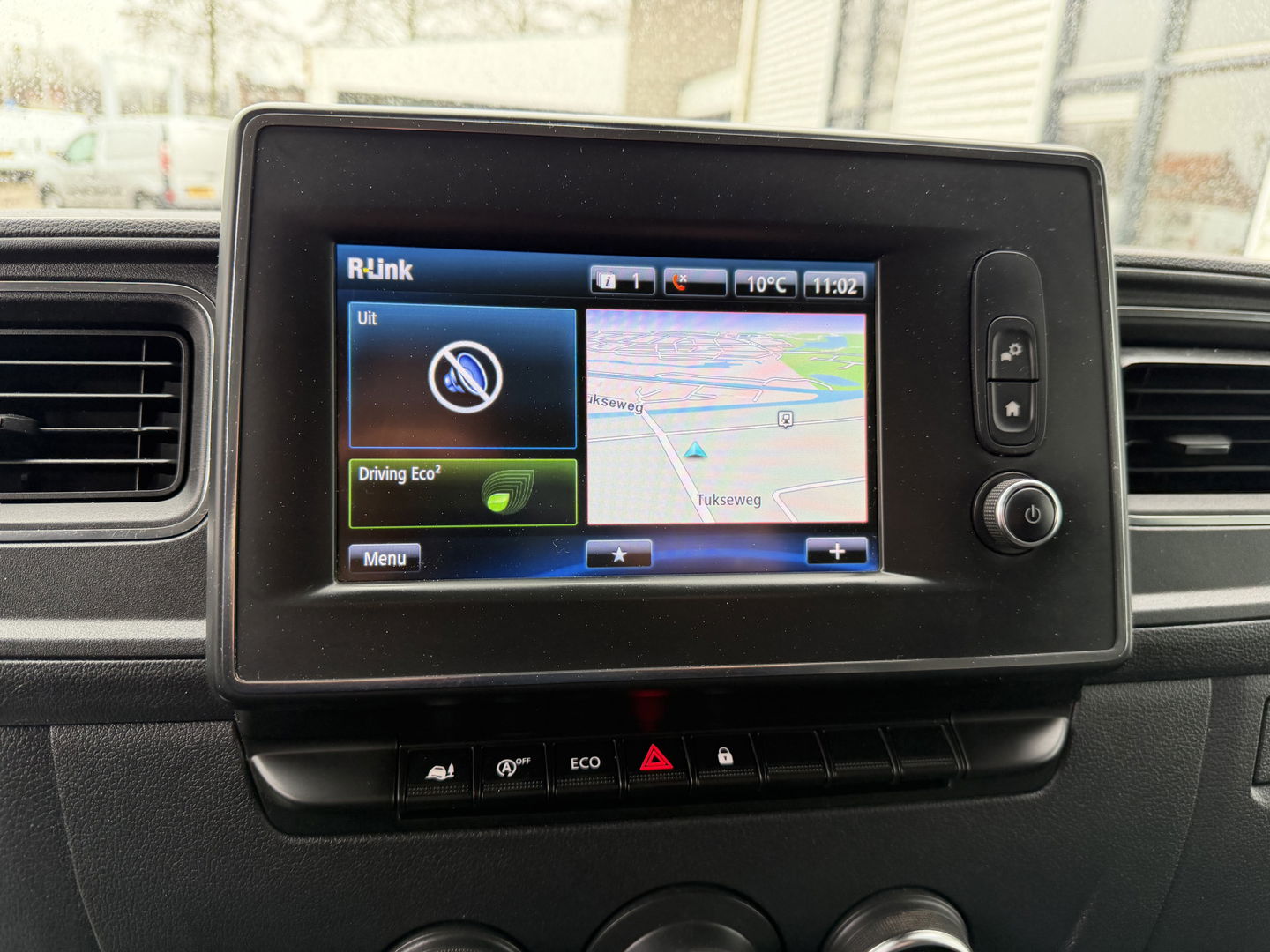 Renault Master T35 2.3 dCi 165pk L3H2 DL Energy Comfort / trekhaak 3500 kg / euro 6 / bpm vrij / vaste prijs rijklaar € 26.950 ex btw / lease vanaf € 440 / ingerichte laadruimte / imperial