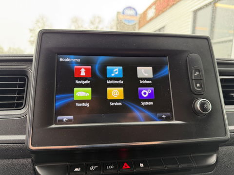 Renault Master T35 2.3 dCi 165pk L3H2 DL Energy Comfort / trekhaak 3500 kg / euro 6 / bpm vrij / vaste prijs rijklaar € 26.950 ex btw / lease vanaf € 440 / ingerichte laadruimte / imperial