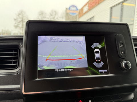 Renault Master T35 2.3 dCi 165pk L3H2 DL Energy Comfort / trekhaak 3500 kg / euro 6 / bpm vrij / vaste prijs rijklaar € 26.950 ex btw / lease vanaf € 440 / ingerichte laadruimte / imperial