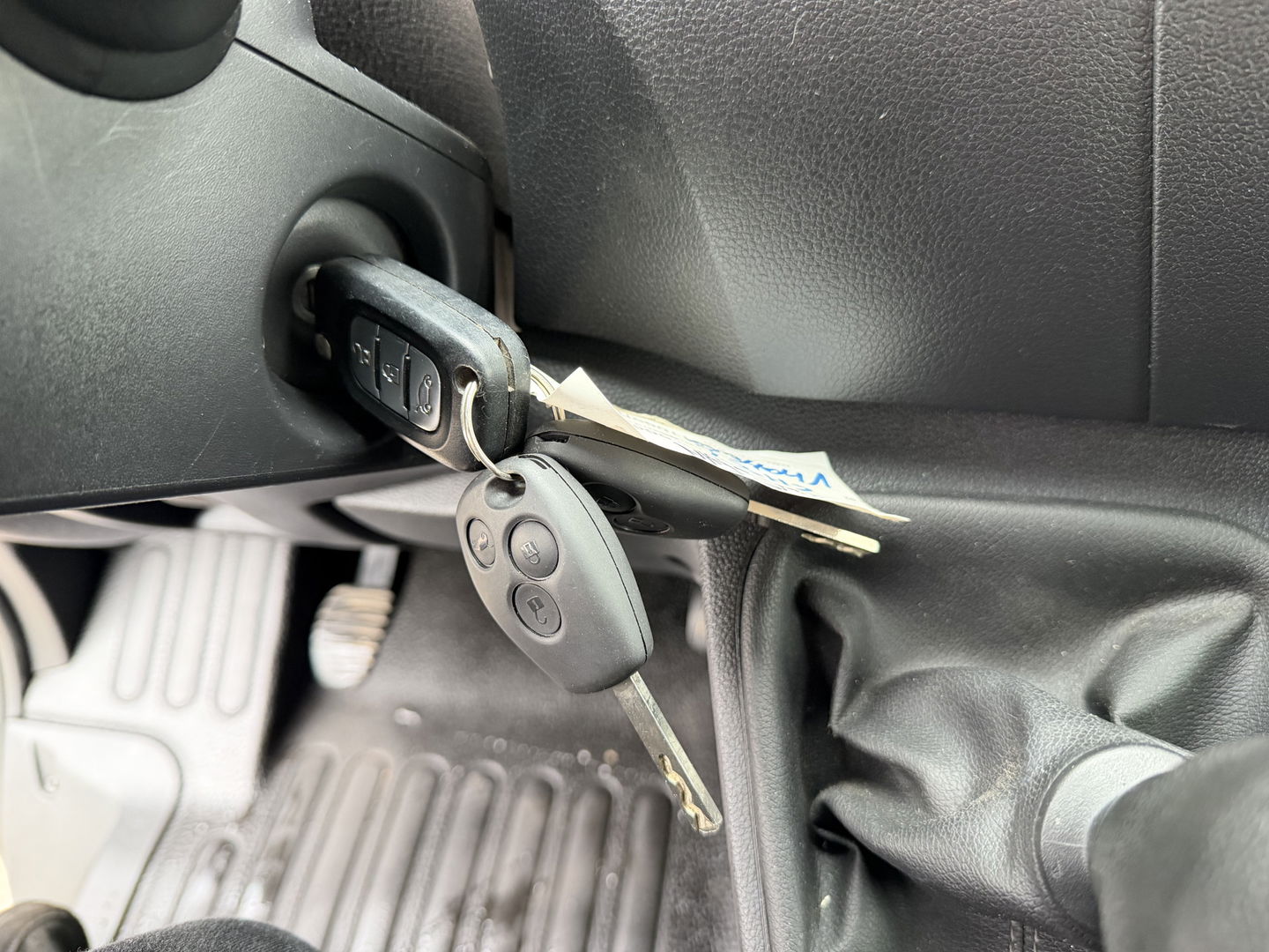 Renault Master T35 2.3 dCi 165pk L3H2 DL Energy Comfort / trekhaak 3500 kg / euro 6 / bpm vrij / vaste prijs rijklaar € 26.950 ex btw / lease vanaf € 440 / ingerichte laadruimte / imperial