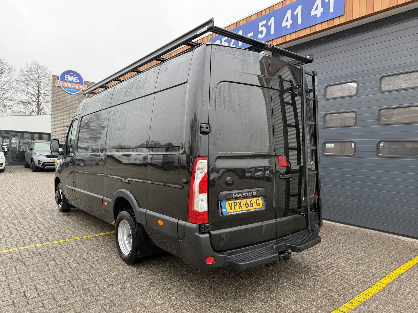 Renault Master T35 2.3 dCi 165pk L3H2 DL Energy Comfort / trekhaak 3500 kg / euro 6 / bpm vrij / vaste prijs rijklaar € 26.950 ex btw / lease vanaf € 440 / ingerichte laadruimte / imperial