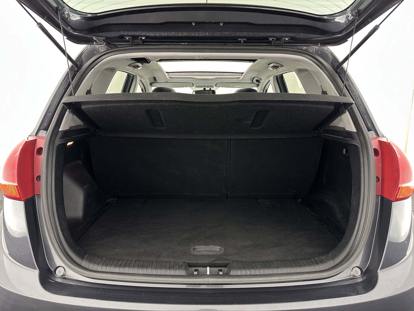 Kia Venga 1.6 CVVT DynamicPLusLine Aut. *PANO | NAVI-FULLMAP | CAMERA | COMFORT-SEATS | ECC | PDC | CRUISE | 16''ALU | TOWBAR*