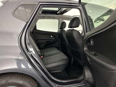 Kia Venga 1.6 CVVT DynamicPLusLine Aut. *PANO | NAVI-FULLMAP | CAMERA | COMFORT-SEATS | ECC | PDC | CRUISE | 16''ALU | TOWBAR*