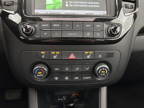 Kia Venga 1.6 CVVT DynamicPLusLine Aut. *PANO | NAVI-FULLMAP | CAMERA | COMFORT-SEATS | ECC | PDC | CRUISE | 16''ALU | TOWBAR*