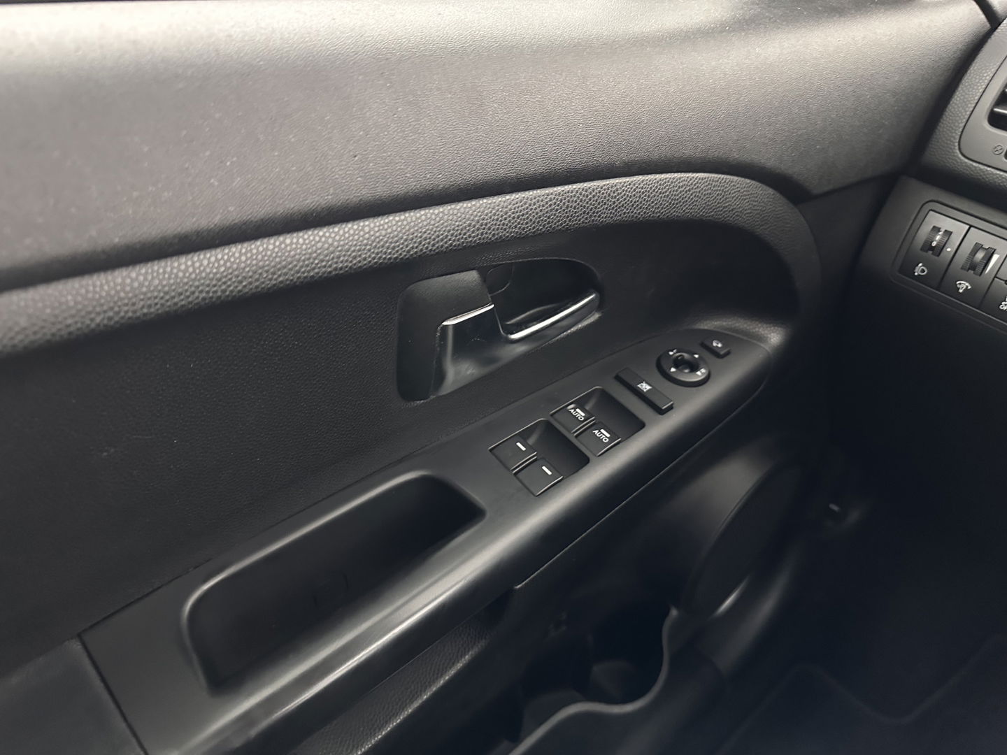 Kia Venga 1.6 CVVT DynamicPLusLine Aut. *PANO | NAVI-FULLMAP | CAMERA | COMFORT-SEATS | ECC | PDC | CRUISE | 16''ALU | TOWBAR*