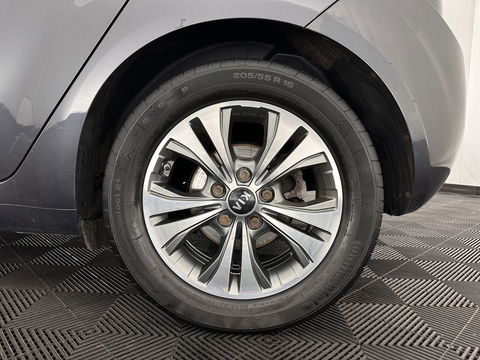 Kia Venga 1.6 CVVT DynamicPLusLine Aut. *PANO | NAVI-FULLMAP | CAMERA | COMFORT-SEATS | ECC | PDC | CRUISE | 16''ALU | TOWBAR*