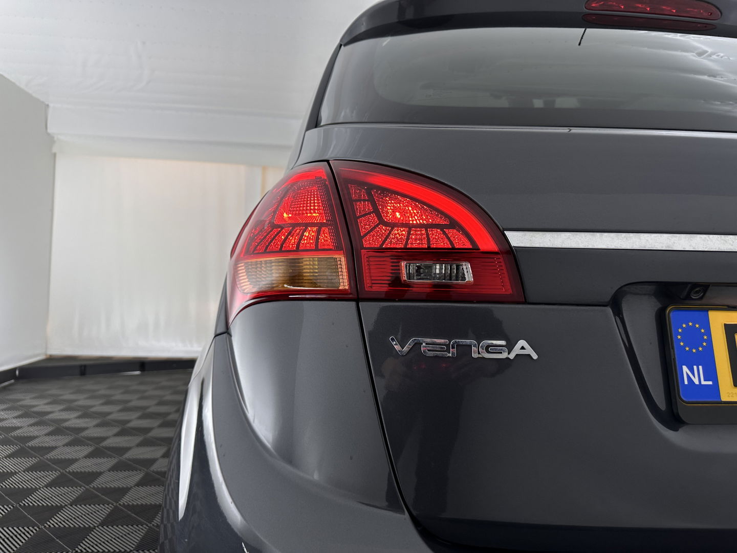 Kia Venga 1.6 CVVT DynamicPLusLine Aut. *PANO | NAVI-FULLMAP | CAMERA | COMFORT-SEATS | ECC | PDC | CRUISE | 16''ALU | TOWBAR*