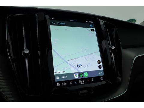 Volvo XC60 2.0 T6 Plug-in hybrid AWD Plus Bright | Pano-dak | Trekhaak | H&K Audio | ACC | Stoel + stuurverw. |