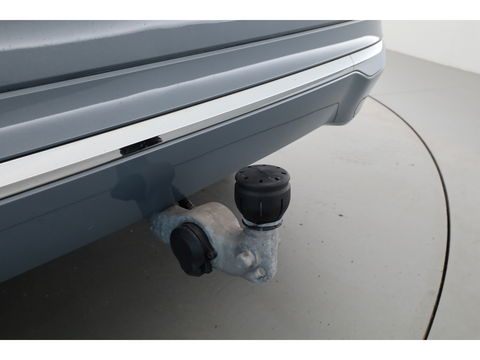 Volvo XC60 2.0 T6 Plug-in hybrid AWD Plus Bright | Pano-dak | Trekhaak | H&K Audio | ACC | Stoel + stuurverw. |