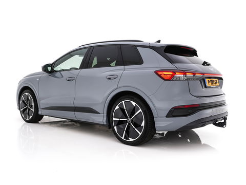Audi Q4 e-tron 40 Launch edition S Competition 77 kWh [ 3-Fase ] {SOH-93%} (INCL-BTW) *HEATPUMP | LEATHER-FABRIC | MATRIX-LED | ADAPTIVE-CRUISE | HEATED-SPORTSEATS | AMBIENTLIGHT | DIGI-COCKPIT | CAMERA | KEYLESS | DAB+ | NAVI-FULLMAP | TOWBAR | PRIVACYGLASS | 21"AL