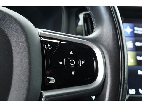 Volvo V60 2.0 T5 Momentum | Trekhaak | Leer | Adap. Cruise | Blis | standkachel | Stoel + stuurverw. |