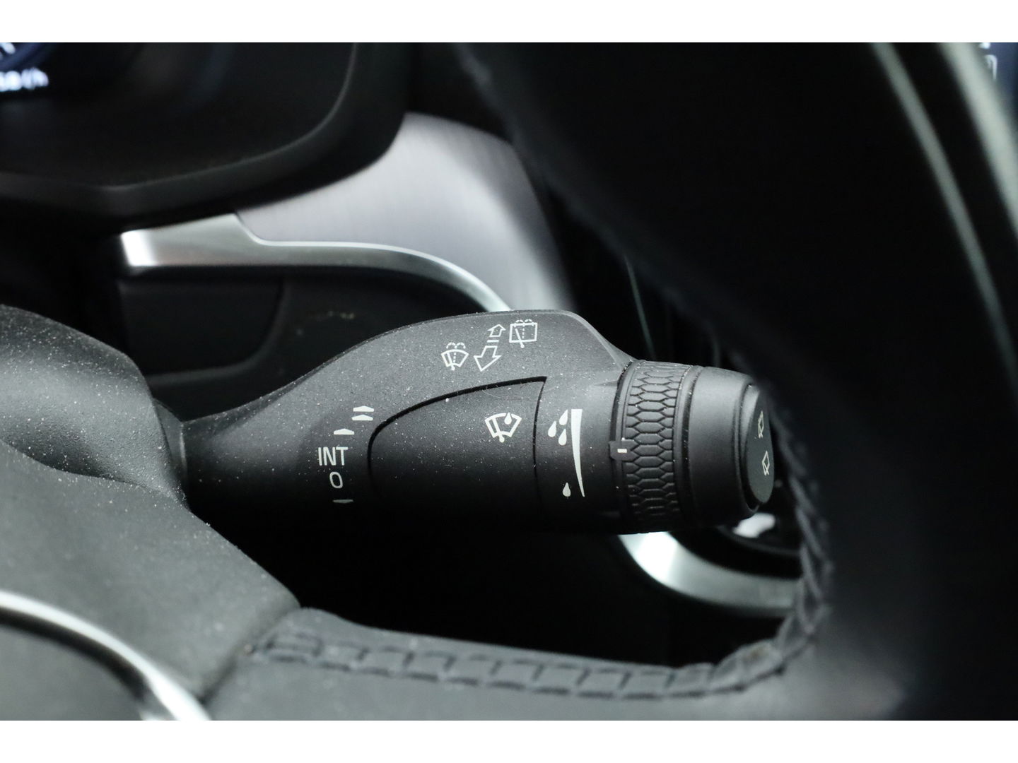 Volvo V60 2.0 T5 Momentum | Trekhaak | Leer | Adap. Cruise | Blis | standkachel | Stoel + stuurverw. |