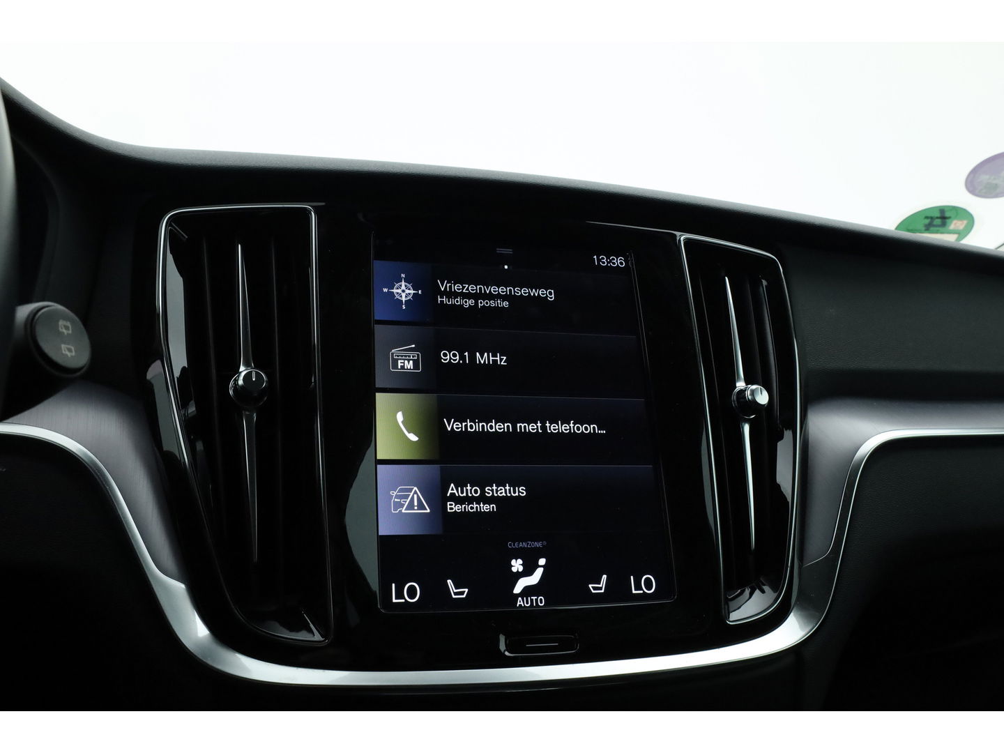 Volvo V60 2.0 T5 Momentum | Trekhaak | Leer | Adap. Cruise | Blis | standkachel | Stoel + stuurverw. |