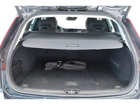 Volvo V60 2.0 T5 Momentum | Trekhaak | Leer | Adap. Cruise | Blis | standkachel | Stoel + stuurverw. |