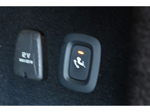 Volvo V60 2.0 T5 Momentum | Trekhaak | Leer | Adap. Cruise | Blis | standkachel | Stoel + stuurverw. |