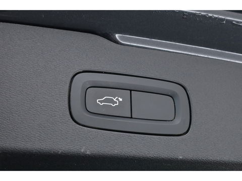 Volvo V60 2.0 T5 Momentum | Trekhaak | Leer | Adap. Cruise | Blis | standkachel | Stoel + stuurverw. |