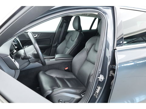 Volvo V60 2.0 T5 Momentum | Trekhaak | Leer | Adap. Cruise | Blis | standkachel | Stoel + stuurverw. |