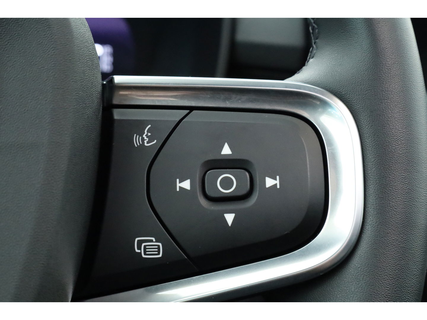 Volvo XC40 Recharge Twin Pro Pano-dak | Leer | Trekhaak | Adap. Cruise | 360 camera | 4x stoel+ stuurverw. |