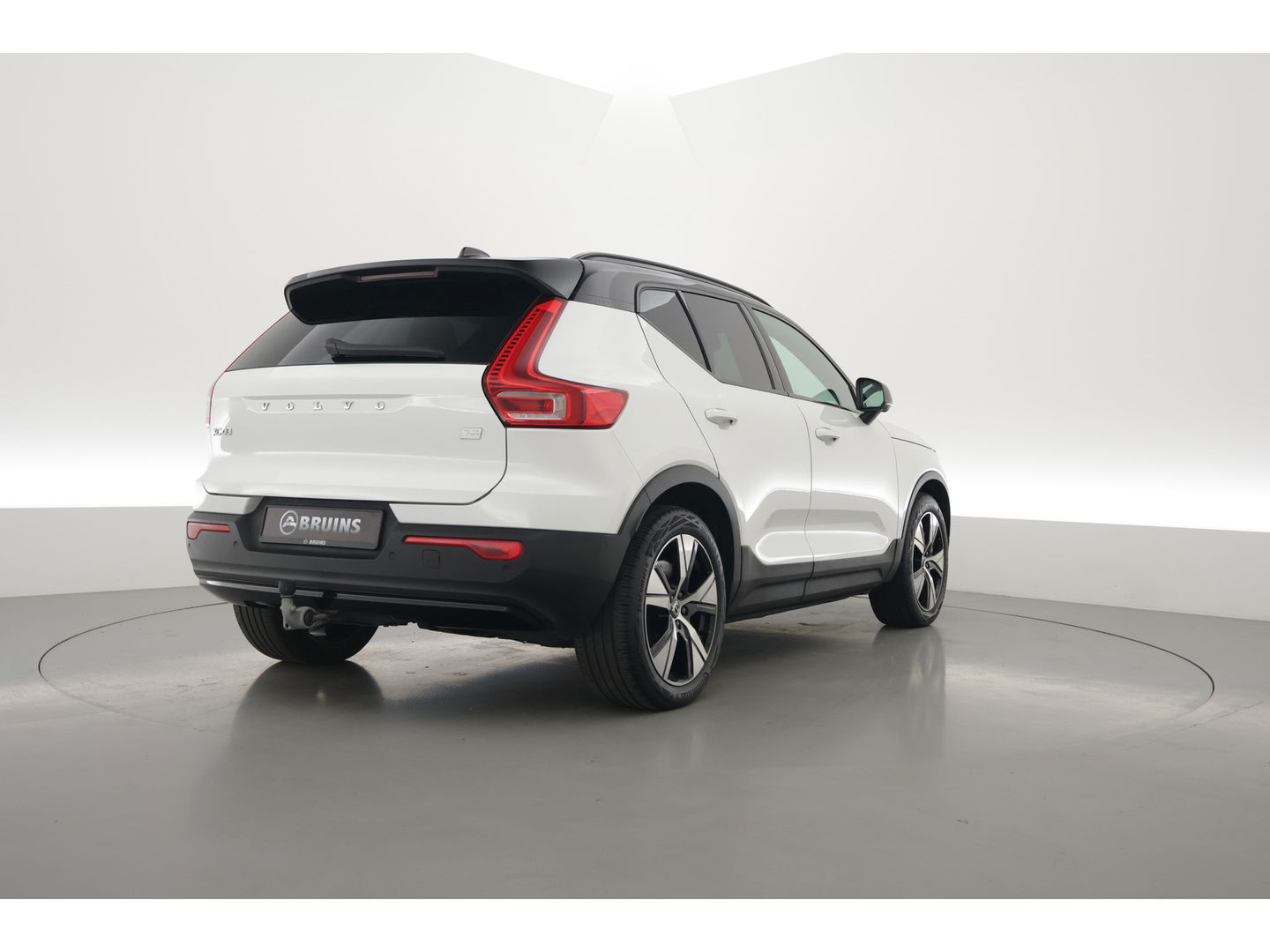 Volvo XC40 Recharge Twin Pro Pano-dak | Leer | Trekhaak | Adap. Cruise | 360 camera | 4x stoel+ stuurverw. |