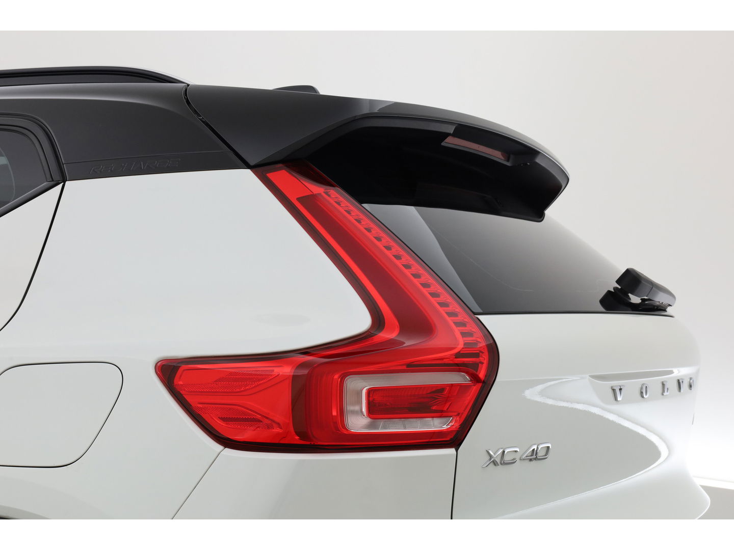 Volvo XC40 Recharge Twin Pro Pano-dak | Leer | Trekhaak | Adap. Cruise | 360 camera | 4x stoel+ stuurverw. |