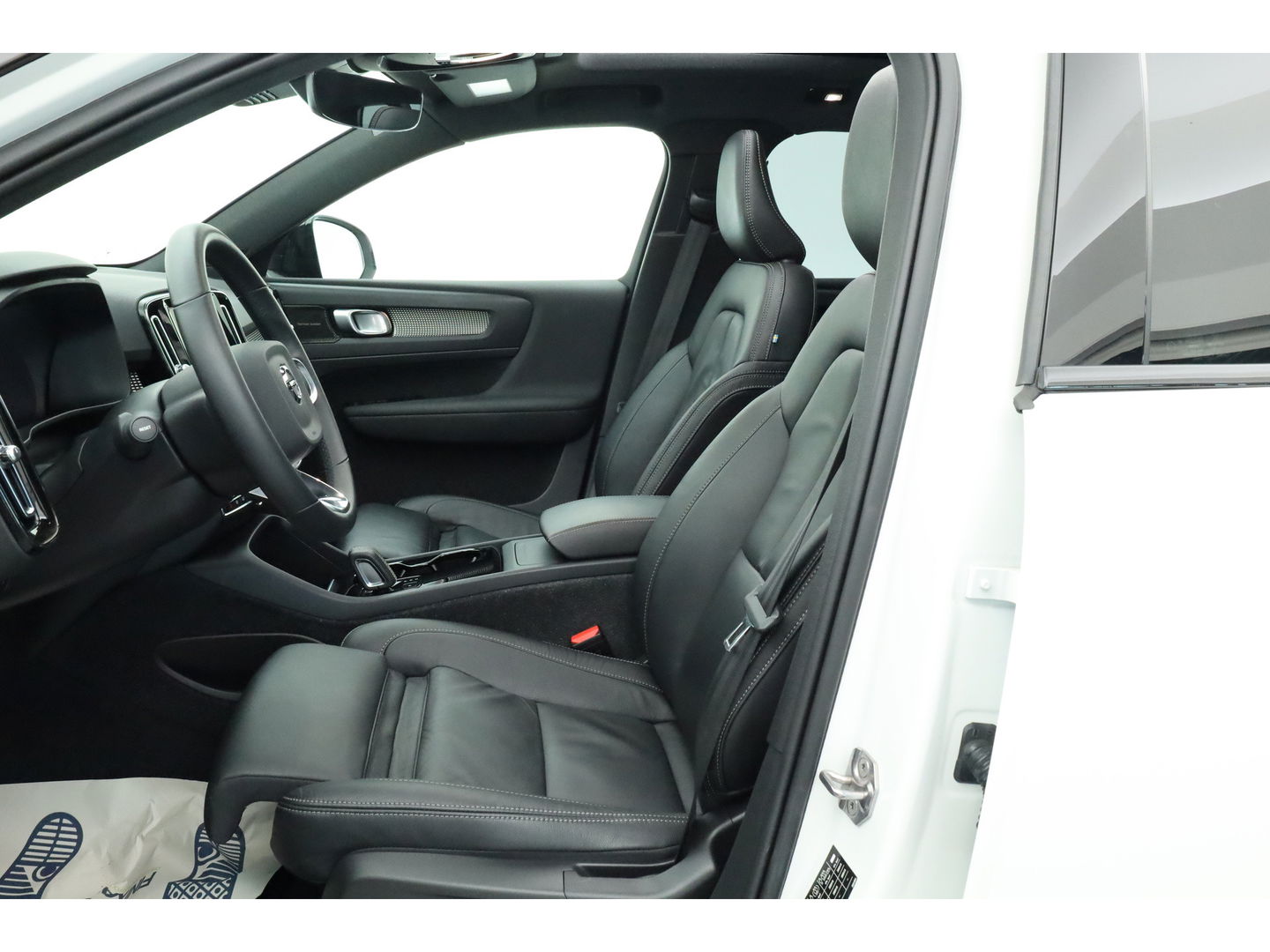 Volvo XC40 Recharge Twin Pro Pano-dak | Leer | Trekhaak | Adap. Cruise | 360 camera | 4x stoel+ stuurverw. |