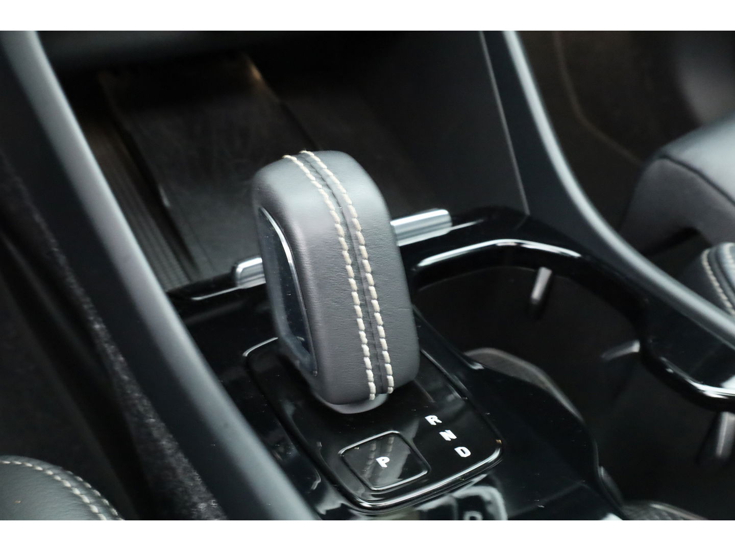 Volvo XC40 Recharge Twin Pro Pano-dak | Leer | Trekhaak | Adap. Cruise | 360 camera | 4x stoel+ stuurverw. |