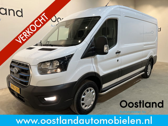 Ford E-Transit - 350 L3H2 Trend 68 kWh 184 PK / 100% Elektrisch !! / Airco / Cruise Control / CarPlay / Camera / Navigatie / 3-Zits / NIEUW !!