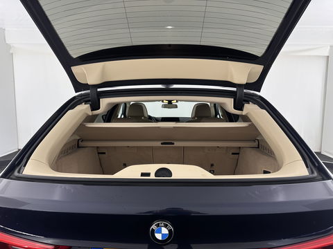 BMW 5 Serie Touring 530d High Executive Luxury-Line Aut. *PANO | BOWERS-WILKINS | LEATHER | FULL-LED | ADAPTIVE-CRUISE | BLINDSPOT | MEMORY-PACK | TOPVIEW | HEAD-UP | HEATED-COMFORTSEATS | DIGI-COCKPIT | NAVI-FULLMAP | TOWBAR | 19''ALU*