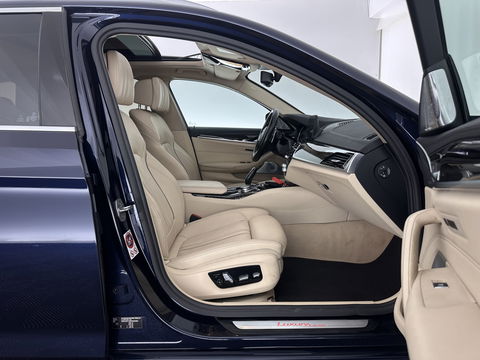 BMW 5 Serie Touring 530d High Executive Luxury-Line Aut. *PANO | BOWERS-WILKINS | LEATHER | FULL-LED | ADAPTIVE-CRUISE | BLINDSPOT | MEMORY-PACK | TOPVIEW | HEAD-UP | HEATED-COMFORTSEATS | DIGI-COCKPIT | NAVI-FULLMAP | TOWBAR | 19''ALU*