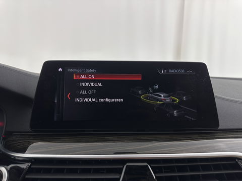 BMW 5 Serie Touring 530d High Executive Luxury-Line Aut. *PANO | BOWERS-WILKINS | LEATHER | FULL-LED | ADAPTIVE-CRUISE | BLINDSPOT | MEMORY-PACK | TOPVIEW | HEAD-UP | HEATED-COMFORTSEATS | DIGI-COCKPIT | NAVI-FULLMAP | TOWBAR | 19''ALU*