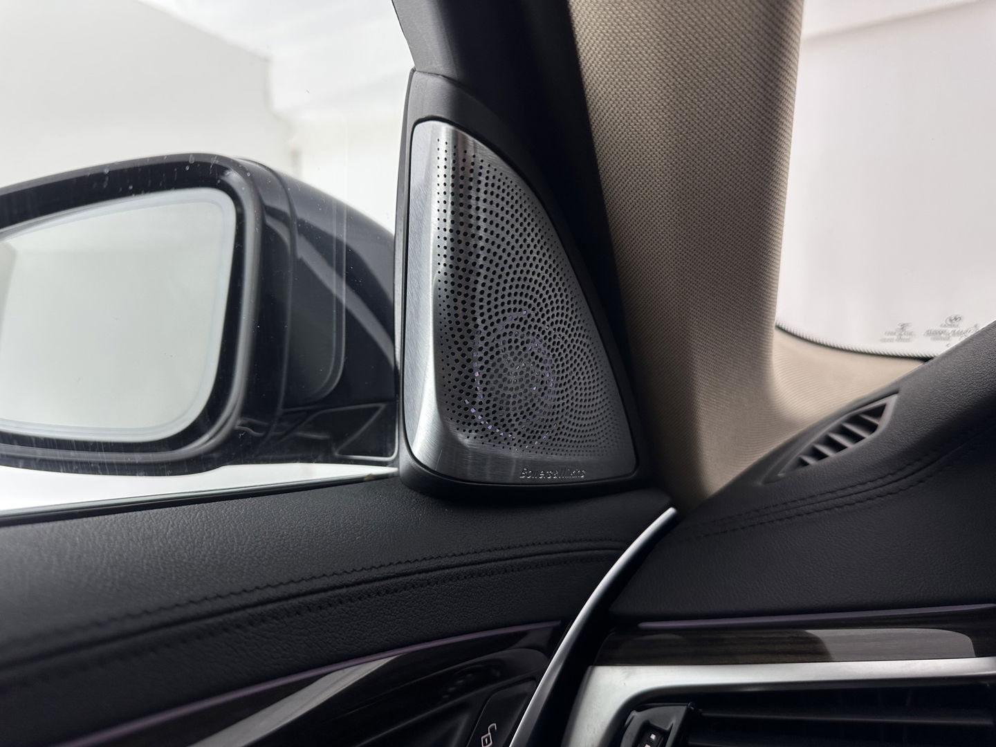 BMW 5 Serie Touring 530d High Executive Luxury-Line Aut. *PANO | BOWERS-WILKINS | LEATHER | FULL-LED | ADAPTIVE-CRUISE | BLINDSPOT | MEMORY-PACK | TOPVIEW | HEAD-UP | HEATED-COMFORTSEATS | DIGI-COCKPIT | NAVI-FULLMAP | TOWBAR | 19''ALU*