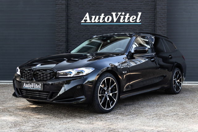 BMW 3 Serie - Touring 330e | Head-Up | Trekhaak | Sportleder | Camera | Comfort Acces | Memory