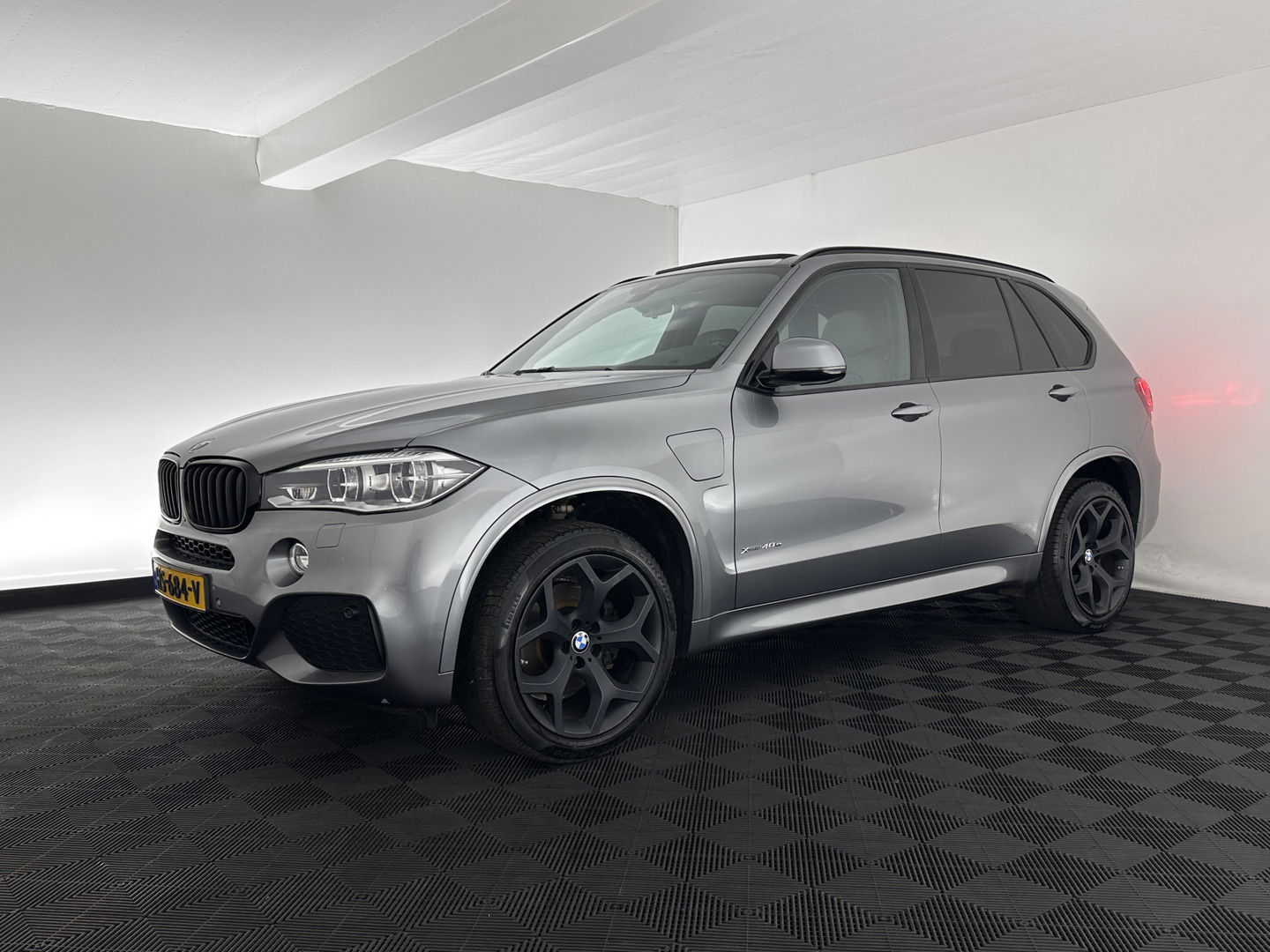 BMW X5 (Plug-In) xDrive40e M-Sportpack iPerformance High Executive Aut. *PANO | LEATHER | FULL-LED | MEMORY-PACK | BLINDSPOT | CAMERA | HIFI-SOUND | NAVI-FULLMAP | SHIFT-PADDLES | PRIVACYGLASS | ECC | HEAD-UP | PDC | CRUISE | 20''ALU*