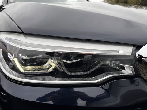 BMW 5 Serie Touring 530d High Executive Luxury-Line Aut. *PANO | BOWERS-WILKINS | LEATHER | FULL-LED | ADAPTIVE-CRUISE | BLINDSPOT | MEMORY-PACK | TOPVIEW | HEAD-UP | HEATED-COMFORTSEATS | DIGI-COCKPIT | NAVI-FULLMAP | TOWBAR | 19''ALU*