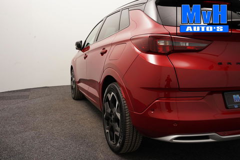 Opel Grandland 1.6 Turbo Plug-In Hybrid 4x4 Ultimate|300PK|BOMVOL!