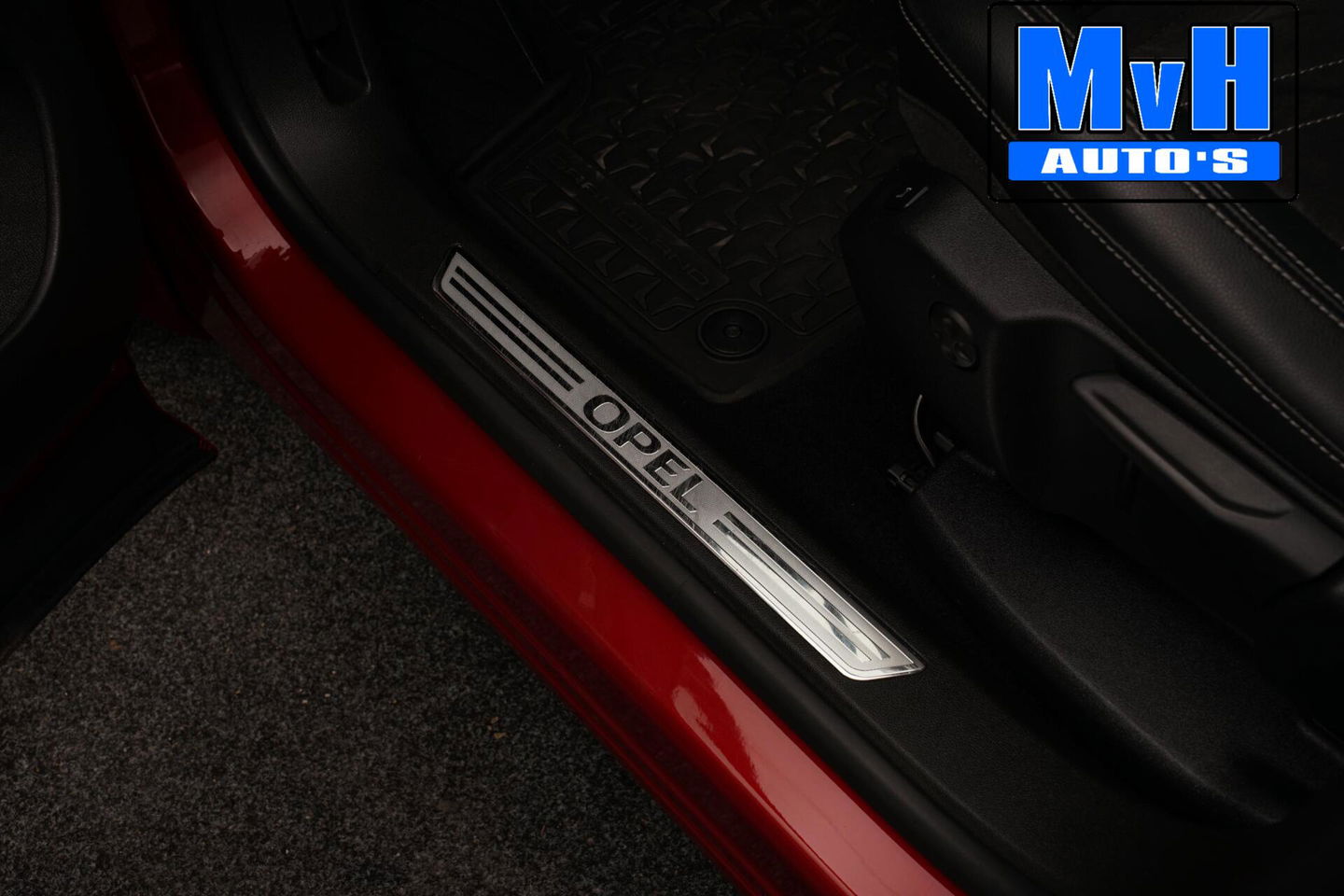 Opel Grandland 1.6 Turbo Plug-In Hybrid 4x4 Ultimate|300PK|BOMVOL!