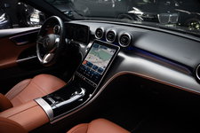 Mercedes-Benz C-Klasse - Estate 300e AMG Line Panodak Leer Camera Navi Cimate LED Nightpack PTS Ambient Elekt. achterklep Elektr. trekhaak LM velgen BTW auto!