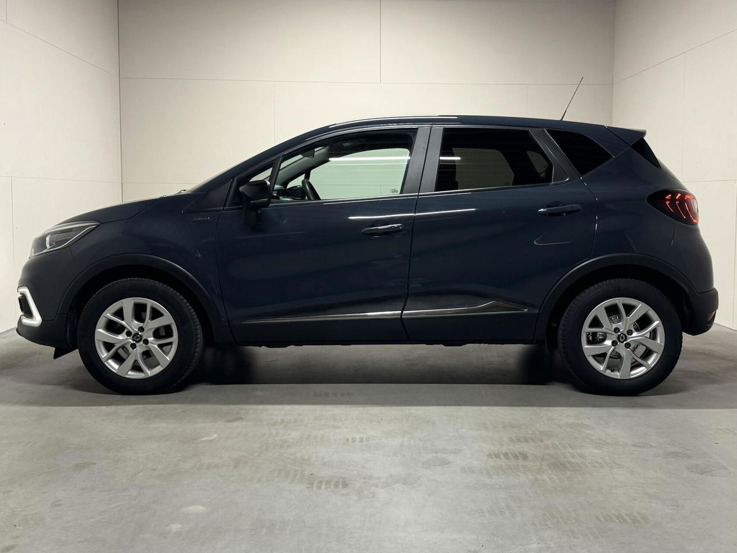 Renault Captur 0.9 TCe Limited Airco Cruise Navi PDC NAP