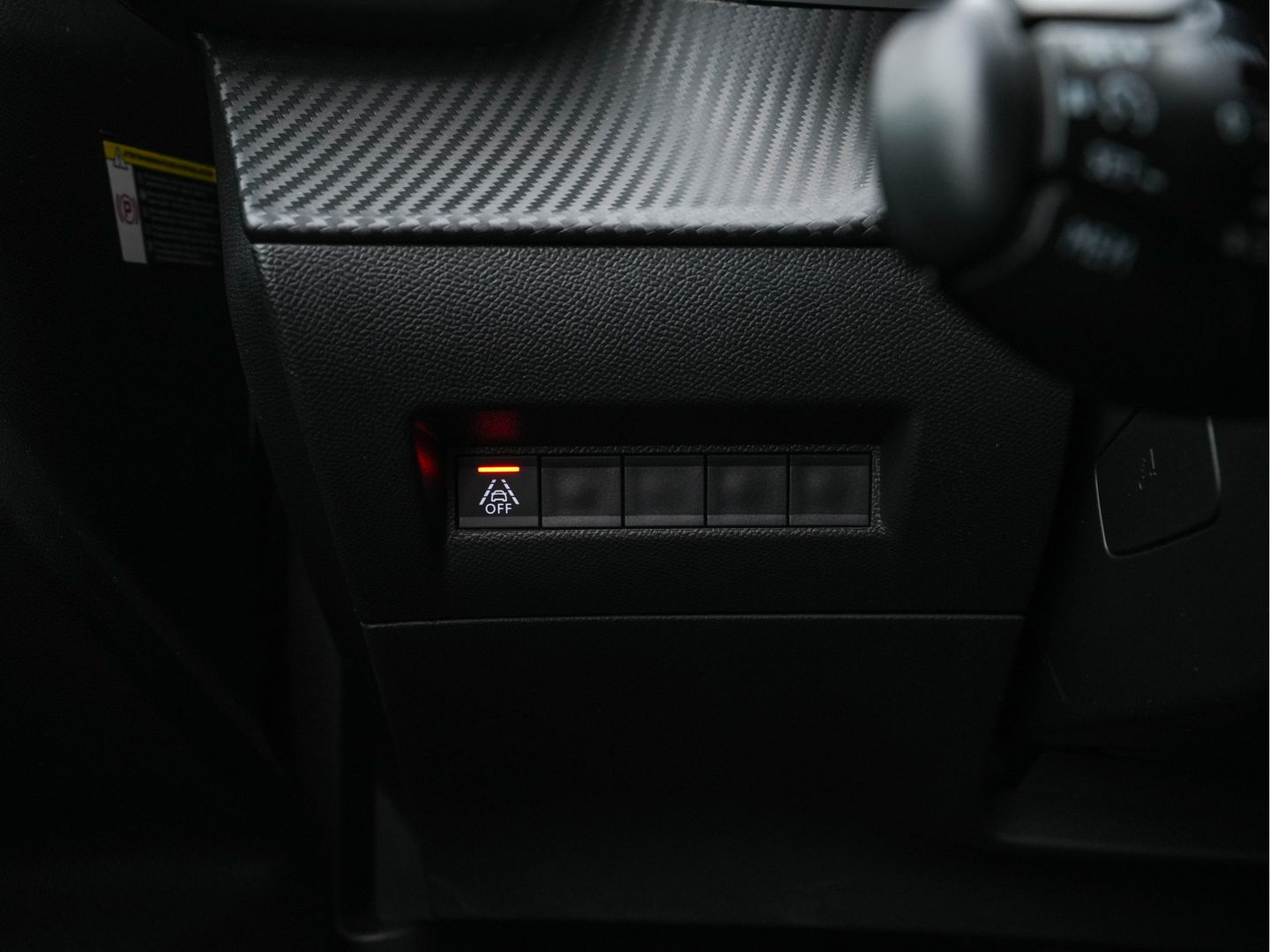 Peugeot e-2008 EV GT 50 kWh {SOH-91%} Aut. *DIGI-COCKPIT | FULL-LED | BLIS | KEYLESS | LEATHER-FABRIC | CAMERA | CARPLAY | CCS-FASTLOADER | DAB+ | NAVI-FULLMAP | ECC | PDC | SPORT-SEATS | AMBIENT-LIGHT | PRIVACY-GLASS | 17''ALU*