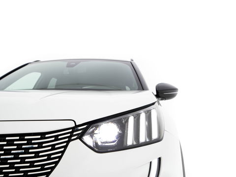 Peugeot e-2008 EV GT 50 kWh {SOH-91%} Aut. *DIGI-COCKPIT | FULL-LED | BLIS | KEYLESS | LEATHER-FABRIC | CAMERA | CARPLAY | CCS-FASTLOADER | DAB+ | NAVI-FULLMAP | ECC | PDC | SPORT-SEATS | AMBIENT-LIGHT | PRIVACY-GLASS | 17''ALU*